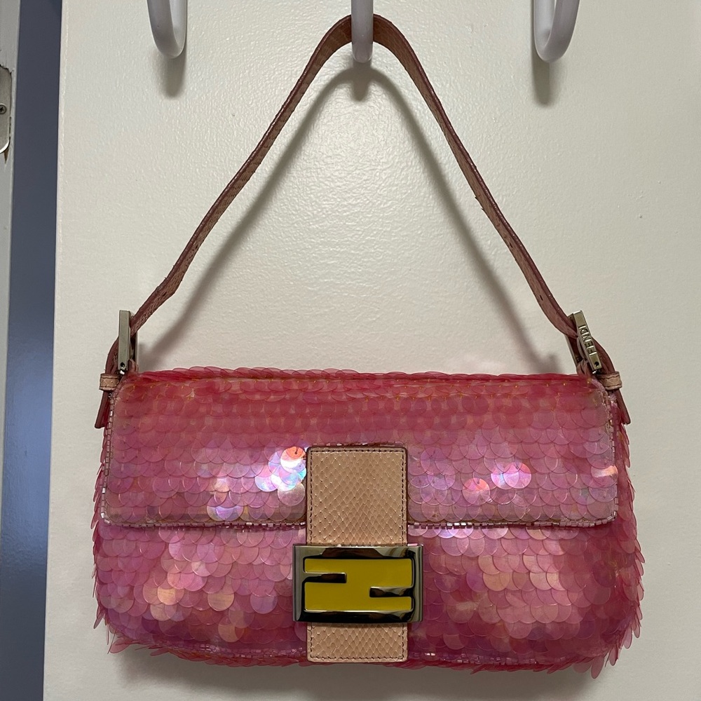 ❗️SOLD❗️Fendi Baguette Pink Sequin beaded python snakeskin leather Vintage 🩷